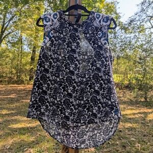 Like New Roar Embroidery Open Back Top